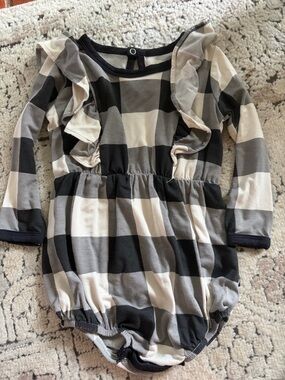 Kyte BABY Black & Cream Plaid Baby Romper